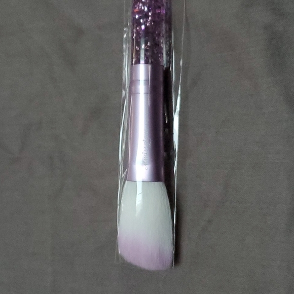 ⚡3/$15⚡SLMISSGLAM Round Blusher Brush - Picture 2 of 2